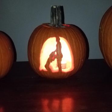 My Girlfriend Won’t Let Me Put My Pumpkin On The Porch This Year So I’m Putting It On Reddit.